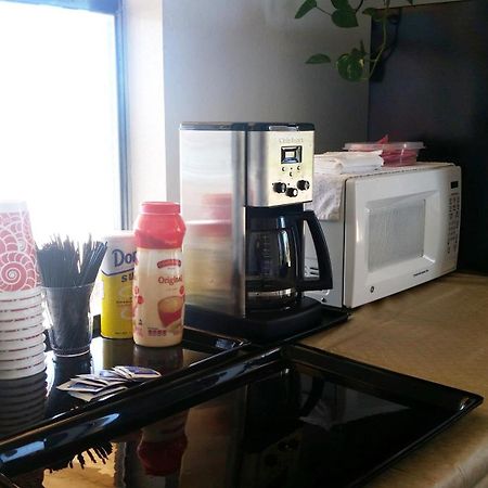 Westworld Country Inn Hubbard Экстерьер фото