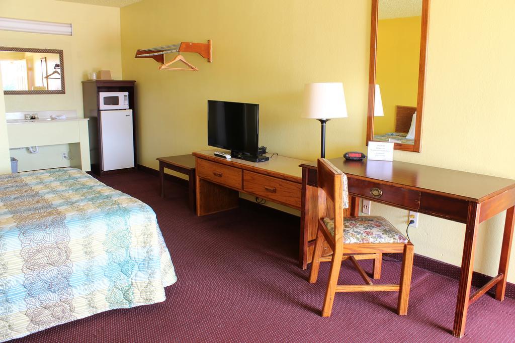 Westworld Country Inn Hubbard Экстерьер фото