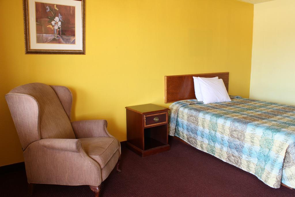 Westworld Country Inn Hubbard Экстерьер фото